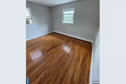 1038 Kingsland Lane, Fort Lee, NJ 07024 - Photo 12
