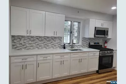 207 8th Street 2F #2F, Palisades Park, NJ 07650 - Photo 4