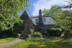 220 Manor Rd, Ridgewood, NJ 07450 - Photo 2
