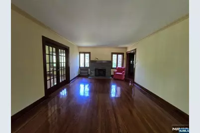 220 Manor Road, Ridgewood, NJ 07450 - Photo 6