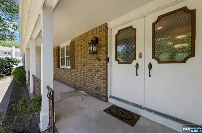 281 Rivara Court, Ridgewood, NJ 07450 - Photo 4