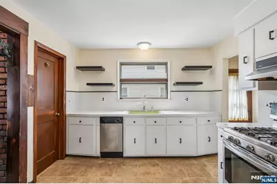 21 Ferncliff Road, Bloomfield, NJ 07003 - Photo 14