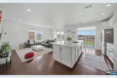 161 Wesmont Drive 4113 #4113, Wood Ridge, NJ 07075 - Photo 4