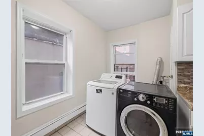 1-2 Hilliard Avenue 1 #1, Edgewater, NJ 07020 - Photo 4