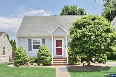 29 Margaret Court, Dumont, NJ 07628 - Photo 2