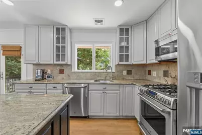 322 Scharer Avenue, Northvale, NJ 07647 - Photo 12