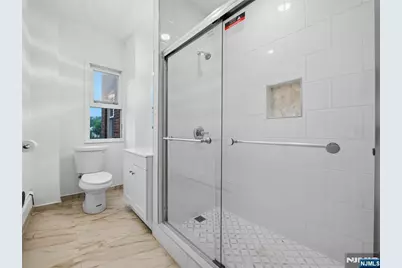 1-2 Hilliard Avenue 6 #6, Edgewater, NJ 07020 - Photo 6