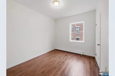 1-2 Hilliard Avenue 6 #6, Edgewater, NJ 07020 - Photo 10