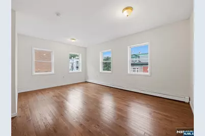 1-2 Hilliard Avenue 6 #6, Edgewater, NJ 07020 - Photo 4