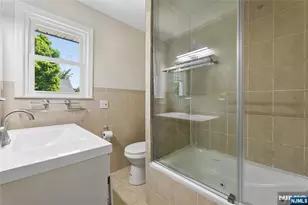 275 Farrant Terrace, Teaneck Township, NJ 07666 - Photo 18