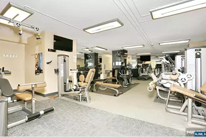 160 Overlook Avenue 2D #2D, Hackensack, NJ 07601 - Photo 24
