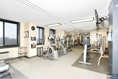160 Overlook Avenue 2D #2D, Hackensack, NJ 07601 - Photo 24