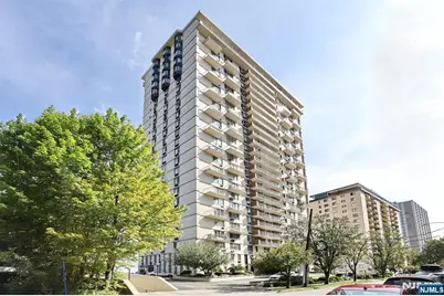 160 Overlook Avenue 2D #2D, Hackensack, NJ 07601 - Photo 1