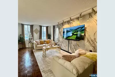160 Overlook Avenue 2D #2D, Hackensack, NJ 07601 - Photo 4