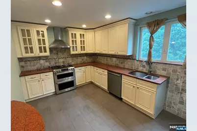 485 Maple Avenue, Teaneck Township, NJ 07666 - Photo 6