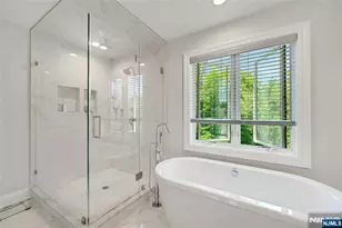 697 Terrace Dr, Paramus, NJ 07652 - Photo 18