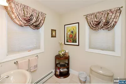 513 Boulevard, New Milford, NJ 07646 - Photo 12