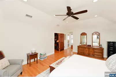 513 Boulevard, New Milford, NJ 07646 - Photo 14