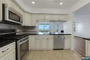 15 Crystal Ln 307, Paterson, NJ 07501 - Photo 10