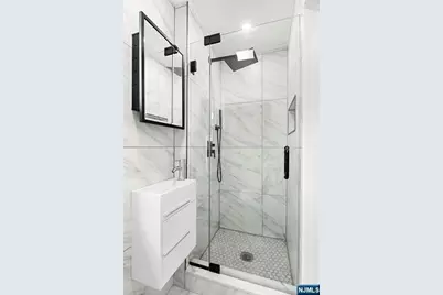 276 Broad Avenue 2 #2, Leonia, NJ 07605 - Photo 6