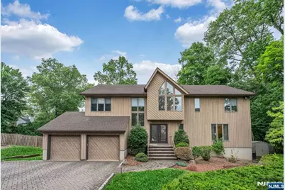 12 Jason Woods Road, Closter, NJ 07624 - Photo 2