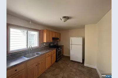 271 Vermont Avenue, Irvington, NJ 07111 - Photo 8