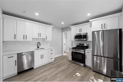 534 Morris Street, Orange, NJ 07050 - Photo 18
