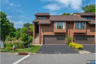 41 Sullivan Drive 4 #4, West Orange Township, NJ 07052 - Photo 2