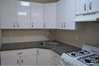 455 Fairview Avenue 9 #9, Fairview, NJ 07022 - Photo 1