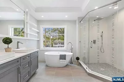 70 Columbus Drive, Tenafly, NJ 07670 - Photo 18