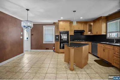 38 Carlson Court, Closter, NJ 07624 - Photo 2