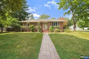 38 Carlson Ct, Closter, NJ 07624 - Photo 16