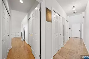 300 Gorge Road 62, Cliffside Park, NJ 07010 - Photo 14