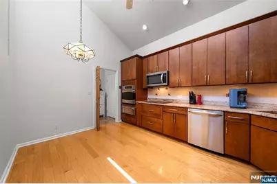 300 Gorge Road 62 #62, Cliffside Park, NJ 07010 - Photo 12