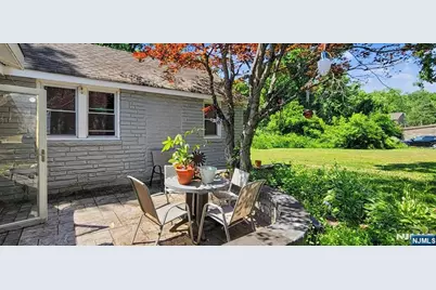 347 Somerset Street, Long Hill, NJ 07980 - Photo 8