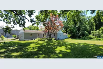 347 Somerset Street, Long Hill, NJ 07980 - Photo 2