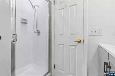 546 Windsor Drive, Palisades Park, NJ 07650 - Photo 12