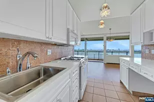 4 Horizon 1022, Fort Lee, NJ 07024 - Photo 32