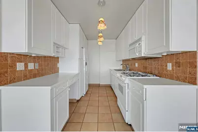 4 Horizon 1022 #1022, Fort Lee, NJ 07024 - Photo 32