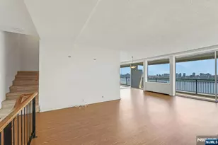 4 Horizon 1022, Fort Lee, NJ 07024 - Photo 8