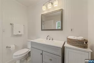 290 McHenry Dr, Paramus, NJ 07652 - Photo 8