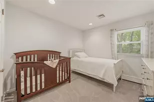 290 McHenry Dr, Paramus, NJ 07652 - Photo 24