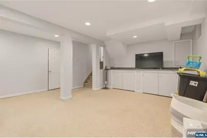 290 McHenry Drive, Paramus, NJ 07652 - Photo 26
