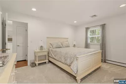 290 McHenry Drive, Paramus, NJ 07652 - Photo 22