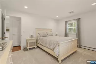 290 McHenry Dr, Paramus, NJ 07652 - Photo 22