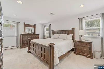 290 McHenry Drive, Paramus, NJ 07652 - Photo 20