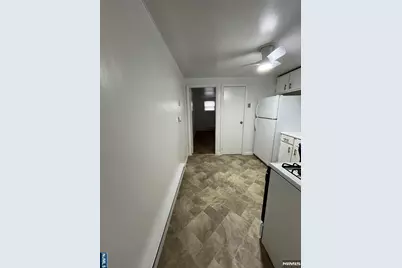 298 Main Avenue 6 #6, Wallington, NJ 07057 - Photo 2