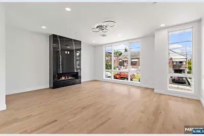 501 Saint Pauls Avenue, Cliffside Park, NJ 07010 - Photo 2
