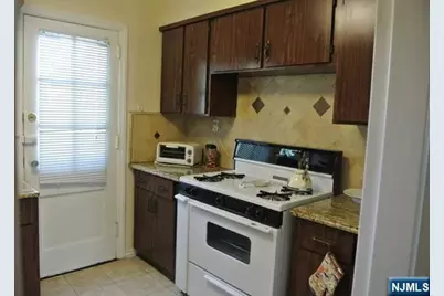 4B Elmwood Court 4B #4B, Elmwood Park, NJ 07407 - Photo 6
