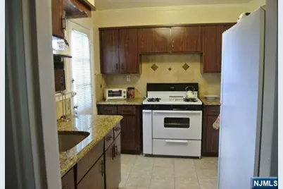 4B Elmwood Court 4B #4B, Elmwood Park, NJ 07407 - Photo 8
